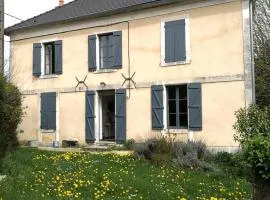 Maison de famille piscine et vue