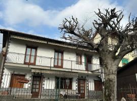CASA BICIURLIN, hotel v destinaci Agrano