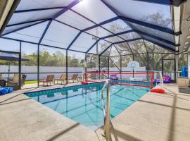 Adventurers Oasis with Pool Near Golfing and Hiking, villa in Jupiter