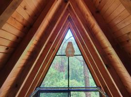 Cabaña Alpina para pareja dentro del bosque., hotel v destinaci Mazamitla