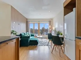 Stunning Views l Last-Minute Escape l Free Parking l Sleeps 6 l By Zen Nights Short Lets & Serviced Accommodations