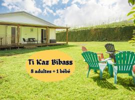 Ti Kaz Bibass: La Plaine-des-Palmistes, Cascade De Takamaka yakınında bir otel