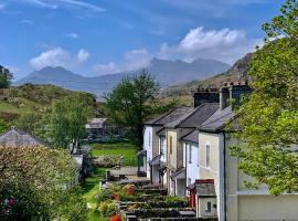 Cosy mountain cottage, Eryri (Snowdonia), hotel u gradu Capel Curig