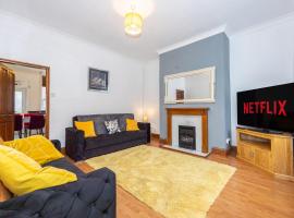 Cosy Two bedroom Terrace Blackburn, cheap hotel in Cherry Tree