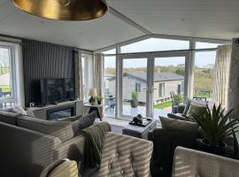 Lakeside Lodge Lettings, hotel din St Austell