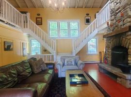 PennRock Lakeside home, villa in Ludlow