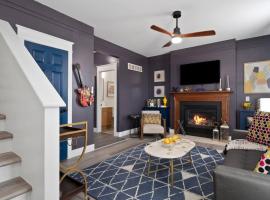 Modern Escape: 5BR/2.5BA Near St. Louis Must-Sees, hotell i Saint Louis