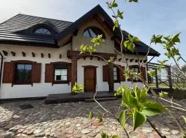 Mazuria Zdory dworek z brzegiem jeziora Śniardwy
