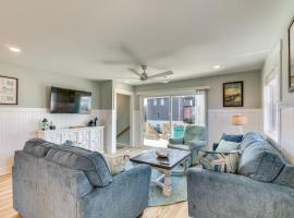 Atlantic Beach Home with Deck and Grill Walk to Beach, pet-friendly hotel in Atlantic Beach