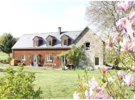 Maison familiale, 15 pers, 7 chambres, piscine, déco soignée