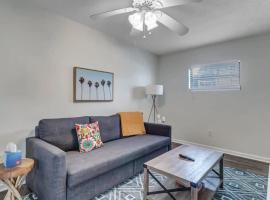 Amazing 1 BR apt - 1 block from Jax Beach!, hotel dicht bij: Huguenot Park, Jacksonville Beach