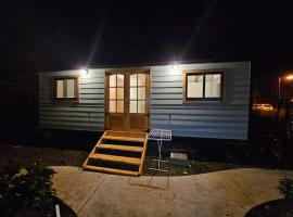 קרון רועים אירוח כפרי, hotel v destinaci Yonatan