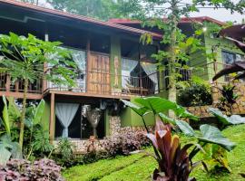 La Fortuna Rainforest Glass Cabin With Suite, villa i Fortuna