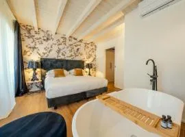 Il Vicolo Suite Apartments - Il Corso