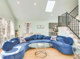 Cozy Rhode Island Retreat with Yard, Near Beaches!