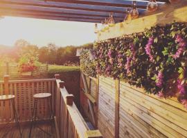 Sunset View, holiday home in Gillingham