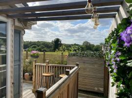 Sunset View, holiday home in Gillingham