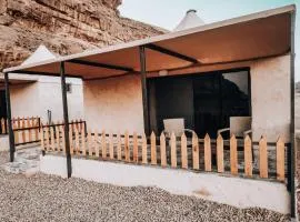 Wadi Rum Space Camp & Tour