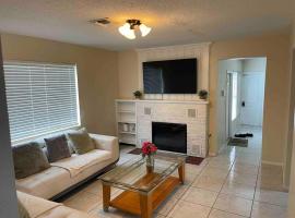 2 Bedroom House, Ideal for a Family, cabana o cottage a Fort Pierce