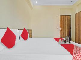 OYO Star Residency Near Omaxe Gurgaon Mall, hotel con parcheggio a Gurgaon
