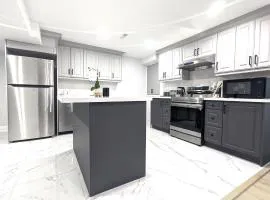 Urban Haven: 2BR/2BA+Office, Kitchen, Dining