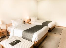 THE HIMBS HOTEL, ξενοδοχείο στο Ντιμαπούρ