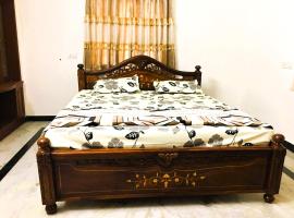 Golden Gate Serviced Apartment, holiday home in Chennai