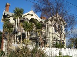 Artica Art & Accommodation, hotel with parking in Dunedin