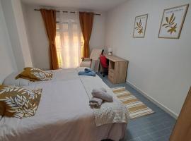 RAYMAR HOUSE: Melilla şehrinde bir otel