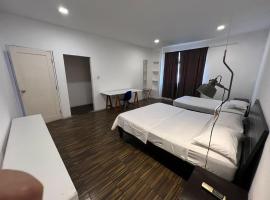 Perla Suites Malecón、グアヤキルのホテル