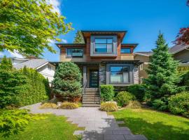 Charming Modern Home Near Downtown and UBC, hotell i Vancouver