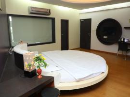 Vits Select Grand Inn, Ratnagiri, hôtel à Ratnagiri