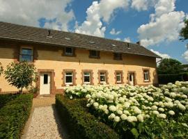 Lovely Farmhouse in Wijlre with Forest nearby – hotel w mieście Wijlre