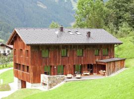Grand Apartment in Mayrhofen with Infrared Sauna Artistic Interiors, hotel en Ramsau im Zillertal