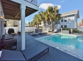 Casual Beach Getaway - Pool - Short Walk to Beach