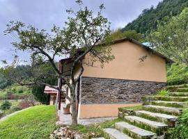 Owl's Nest Village Retreat by StayApart, hotel v destinaci Kanatal