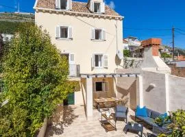Stunning holiday house in the Old town by Irundo
