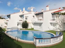 Arenal d`n Castell 2, hotell i Es Mercadal