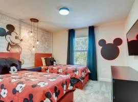 8953 CC - 4BR Townhome with Sparkling Pool
