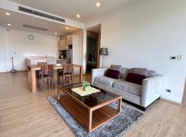 2 Bedroom Beachfront Apartment With Sea Views, budgethotel i Mai Khao Beach
