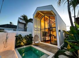 The Putih Tiny Villa - Architectural House 4 mins from Beach, hotel in Tanah Lot
