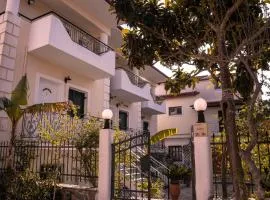 Chrisanthi Apartments