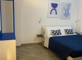 DOMOBLU Camere In Centro, hotel en Tortolì