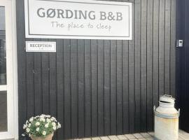 Gørding Bed and Breakfast, готель, де можна проживати з хатніми тваринами у місті Gørding