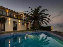 Zula House - Stunning designer villa in spectacular location, hotell i Caniço