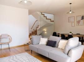 GuestReady - Charming Caniço Retreat: Caniço'da bir otel