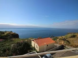 Portinho II-Modern apt with balcony facing the sea