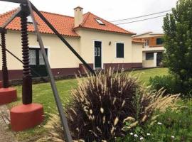 GuestReady - Casa Avó Alice, hotel v destinaci Porto da Cruz