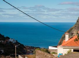 GuestReady - Tranquil Spot in São Vicente, bed and breakfast en São Vicente