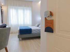 Charming Rooms Amalfi Coast, guest house in Maiori